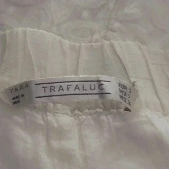 Zara Trafaluc Crochet Lace Pull On Cream White Cheeky Shorts - Picture 9 of 9